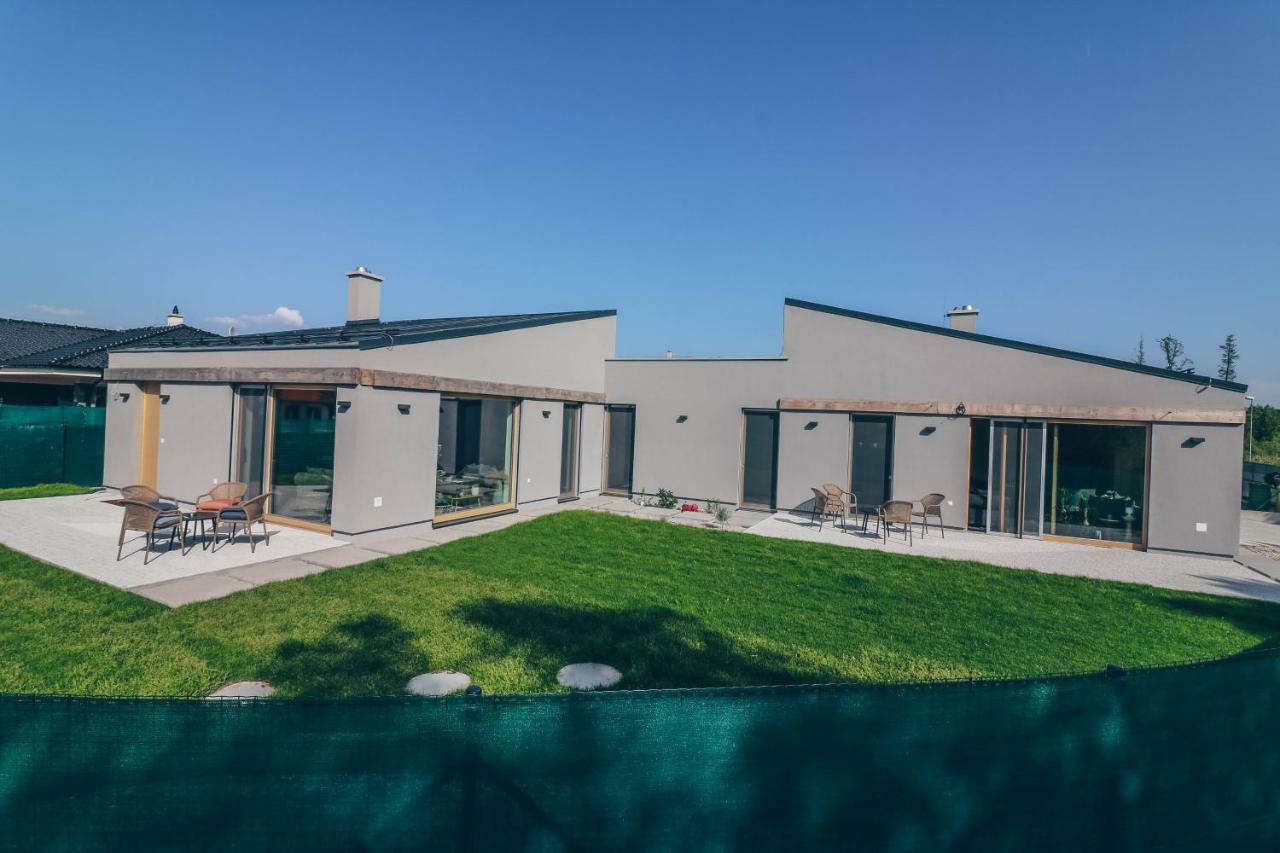 Stylish Apartments At Penati Golf Resort Sajdikove Humence Экстерьер фото